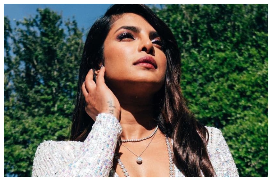 प्रियांका चोप्रा इव्हेंटसाठी वापरते एवढा महागडा ड्रेस, किंमत ऐकून व्हाल थक्क