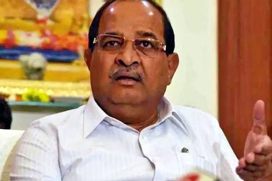 राधाकृष्ण विखेंच्या गडाला सुरूंग लावण्यासाठी 'टीम ठाकरे'ची खेळी?