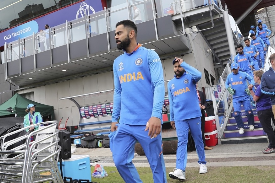 भारत आणि न्यूझीलंड याआधी 11 वर्षापूर्वी अंडर 19 वर्ल्ड कपच्या सेमीफायनलला आमने सामने आले होते. त्यावेळी सध्याचे दोन्ही संघाचे कर्णधारच त्यावेळी आपआपल्या देशाचं नेतृत्व करीत होते. भारत आणि न्यूझीलंड याआधी 11 वर्षापूर्वी अंडर 19 वर्ल्ड कपच्या सेमीफायनलला आमने सामने आले होते. त्यावेळी सध्याचे दोन्ही संघाचे कर्णधारच त्यावेळी आपआपल्या देशाचं नेतृत्व करीत होते.