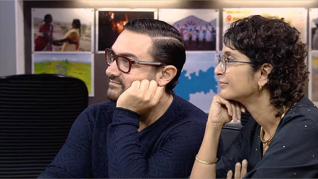 आमिर खान- बॉलिवूडमधील तीनही खानांपैकी सलमान आणि शाहरुख अनेकदा या शोमध्ये येऊन गेले आहेत. मात्र आमिर खान एकदाही या शोवर आला नाही. आमिर कोणत्याच शोमध्ये जाऊन सिनेमाचं प्रमोशन करत नाही. आमिर खान- बॉलिवूडमधील तीनही खानांपैकी सलमान आणि शाहरुख अनेकदा या शोमध्ये येऊन गेले आहेत. मात्र आमिर खान एकदाही या शोवर आला नाही. आमिर कोणत्याच शोमध्ये जाऊन सिनेमाचं प्रमोशन करत नाही.