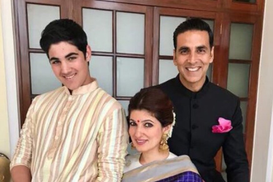 बॉलिवूड अभिनेता अक्षय कुमार हा क्रिकेटचा फार मोठा चाहता आहे. अक्षय वेळात वेळ काढून क्रिकेट पाहतो. त्याची ही गोष्ट ट्विंकल फारशी आवडत नाही. बॉलिवूड अभिनेता अक्षय कुमार हा क्रिकेटचा फार मोठा चाहता आहे. अक्षय वेळात वेळ काढून क्रिकेट पाहतो. त्याची ही गोष्ट ट्विंकल फारशी आवडत नाही.
