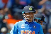 सेमीफायनलला धोनी मुद्दामहून बाद झाला, स्टार क्रिकेटरच्या वडिलाचा गंभीर आरोप