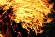 धक्कादायक ! पाण्यासाठी कुटुंबीयांनी सुनेला जिवंत जाळलं, 6 जण फरार