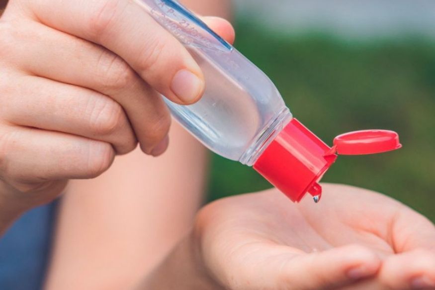 सावधान ! मास्कनंतर आता हँड सॅनिटायझरही बनावट, कारखान्यावर छापा