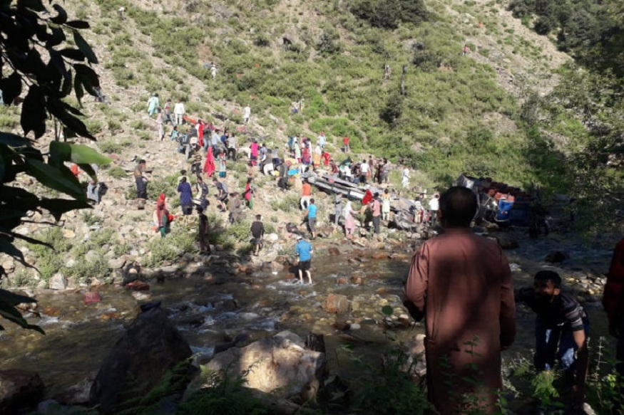 जम्मू-काश्मीर: किश्तवाडमध्ये बस दरीत कोसळून 30 यात्रेकरू ठार Kishtwar | Keshwan | Jammu And Kashmir | Jammu