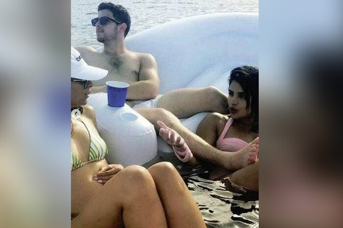 प्रियांकाचा बिकिनी लुक व्हायरल झाला आणि यावरुनही प्रियांकाला ट्रोल करण्यात आलं. पिंक कलरच्या बिकिनीवर प्रियांकानं त्याच कलरचे ग्लव्ह्स घातले होते. याला 50 दशकातील फॅशन म्हणत नेटकऱ्यांनी तिला टार्गेट केलं. 