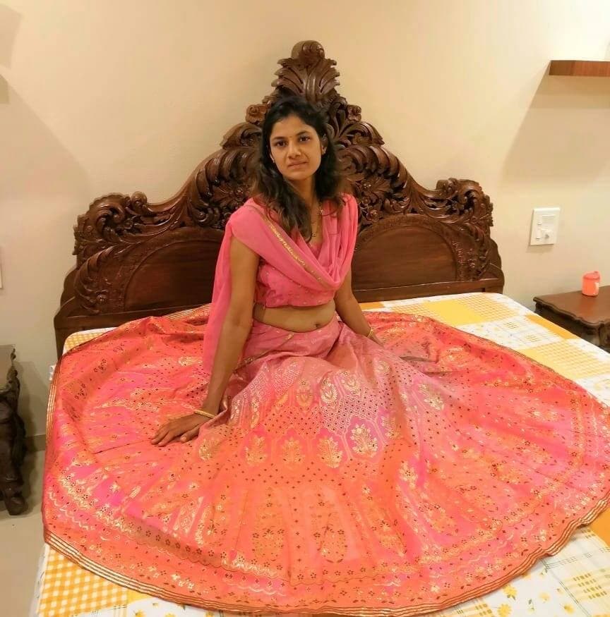 लग्नानंतर पती विघ्नेश पाटील यांची नेहमी साथ मिळाली. त्यामुळे नोकरीची जबाबदारी सांभाळण्याबरोबर आपला छंद जोपासण्यालाही प्रोत्साहन मिळालं, असं प्रेमा यांनी एका मुलाखतीत सांगितलं. लग्नानंतर पती विघ्नेश पाटील यांची नेहमी साथ मिळाली. त्यामुळे नोकरीची जबाबदारी सांभाळण्याबरोबर आपला छंद जोपासण्यालाही प्रोत्साहन मिळालं, असं प्रेमा यांनी एका मुलाखतीत सांगितलं.