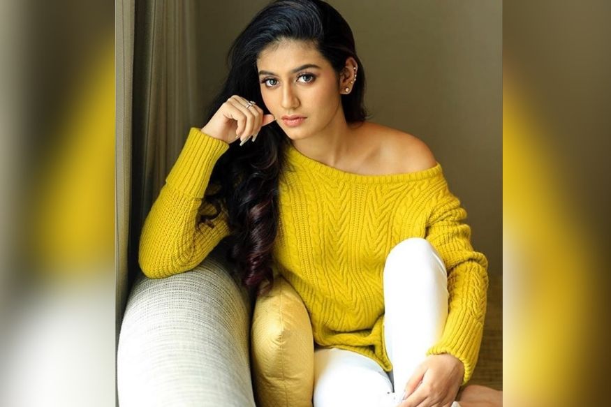 झाला ना पोपट! मित्राला KISS करायला गेली प्रिया प्रकाश, आणि...