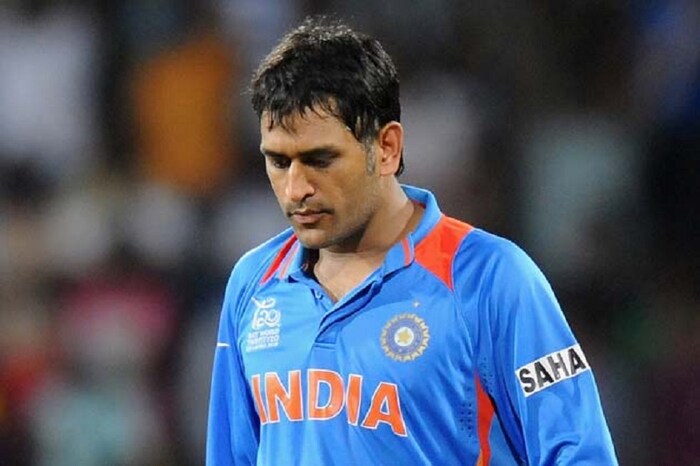 नासिर हुसेनच्या मतावर सहमती व्यक्त करत भारताचे माजी क्रिकेटपटू संजय मांजरेकर यांनी म्हटलं की, भारताच्या विजयरथाला फक्त इंग्लंडच रोखू शकत होती. मात्र, शेवटच्या षटकात धोनीचा खेळ हैराण करणारा आहे. 