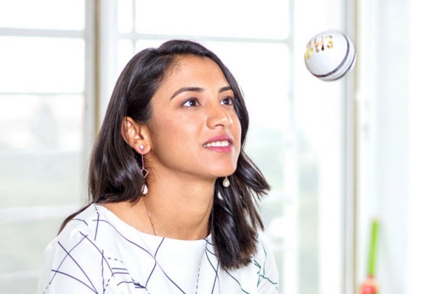 सिंगल आहेस का? चाहत्यानं विचारलेल्या प्रश्नावर स्मृतीने दिलं 'हे' उत्तर