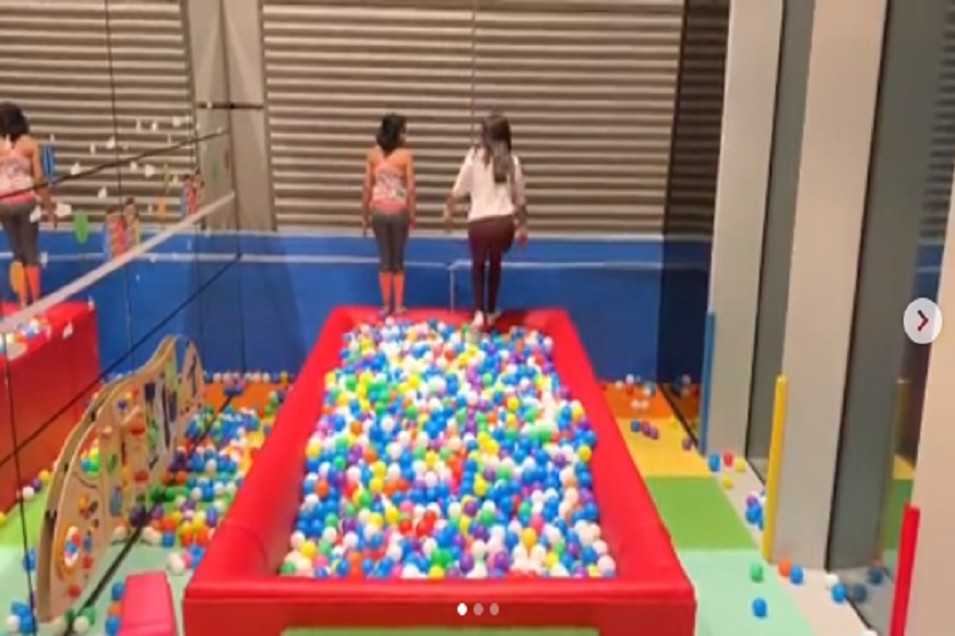 VIDEO- बॉल पूलमध्ये फसली Sushmita Sen, बॉयफ्रेंड रोहमन शॉलने अशी केली मदत