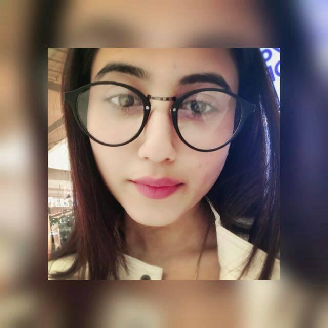 स्वास्तिकाने लिहिले की, चालकाने रस्त्याच्या मध्ये अचानक अप बंद करून टॅक्सीतून उतरायला सांगितले. स्वास्तिकाने लिहिले की, चालकाने रस्त्याच्या मध्ये अचानक अप बंद करून टॅक्सीतून उतरायला सांगितले.