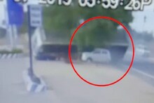 VIDEO: ओव्हरटेक करण्याच्या नादात कलंडली बस, तुम्हीच पाहा पुढे काय झालं
