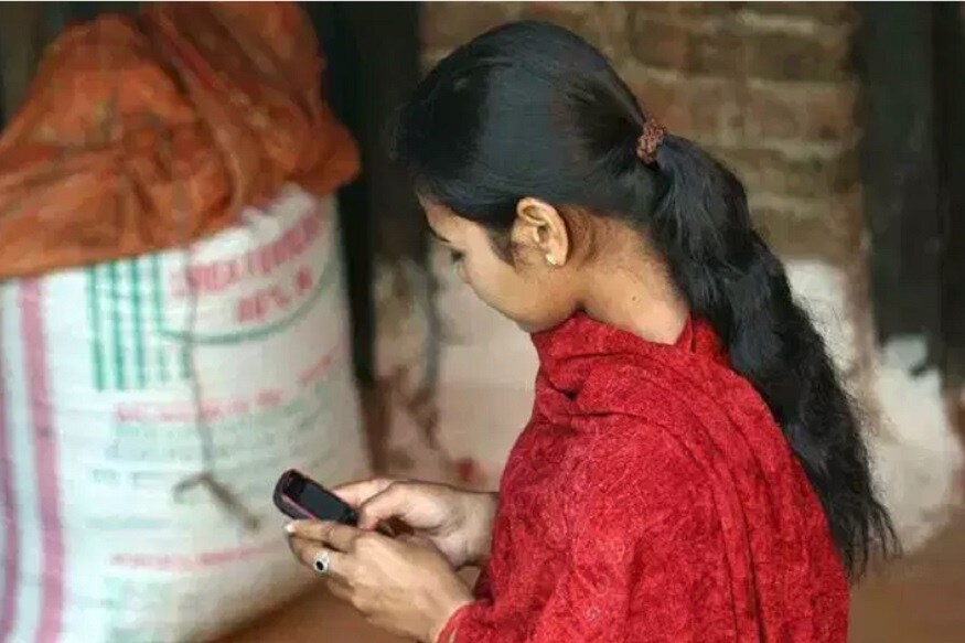 गुजरातमधील 12 गावांमध्ये क्षत्रिय ठाकोर समाज पंचायतनं 9 मुद्यांवरून सामाजिक संविधान स्थापित केलं आहे. गुजरातमधील 12 गावांमध्ये क्षत्रिय ठाकोर समाज पंचायतनं 9 मुद्यांवरून सामाजिक संविधान स्थापित केलं आहे.