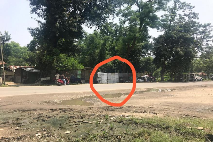 ज्या घरामध्ये या वाघाने आसरा घेतला त्या घराजवळच्या भागाला वनाधिकाऱ्यांनी वेढा घातला आणि वाघाला सुखरूप बाहेर काढण्यासाठी प्रयत्न केले. नंतर या वाघाला जंगलात जाण्यासाठी मार्ग करून देण्यात आला. ज्या घरामध्ये या वाघाने आसरा घेतला त्या घराजवळच्या भागाला वनाधिकाऱ्यांनी वेढा घातला आणि वाघाला सुखरूप बाहेर काढण्यासाठी प्रयत्न केले. नंतर या वाघाला जंगलात जाण्यासाठी मार्ग करून देण्यात आला.