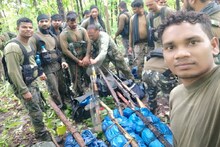 सुरक्षा दलाची मोठी कारवाई, 3 महिलांसह 4 नक्षलावाद्यांचा केला खात्मा