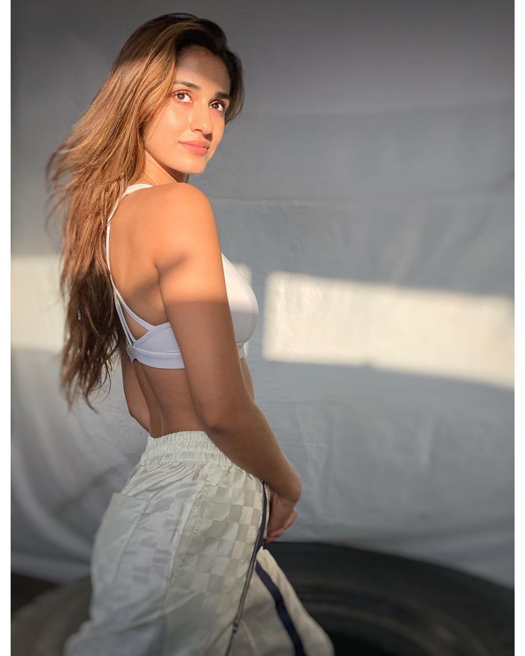 दिशानं या फोटोला कॅप्शन देताना लिहिलं, 'तुम्ही जे काल होता, त्यापेक्षा अधिक चांगलं होण्याचा प्रयत्न करा.' दिशानं या फोटोला कॅप्शन देताना लिहिलं, 'तुम्ही जे काल होता, त्यापेक्षा अधिक चांगलं होण्याचा प्रयत्न करा.'