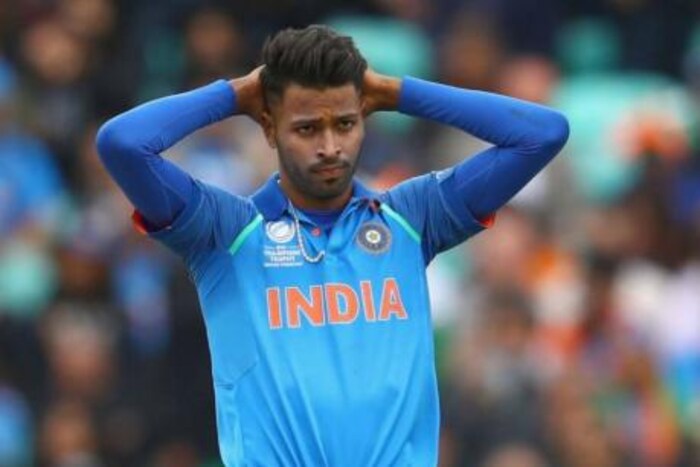 टीम इंडियासाठी तिन्ही फॉरमॅटमध्ये खेळणारा पांड्या अजूनही बीसीसीआयच्या ‘ब’ गटातच आहे. दरम्यान लवकरच त्याचा समावेश थेट अ+ गटात होऊ शकते. 