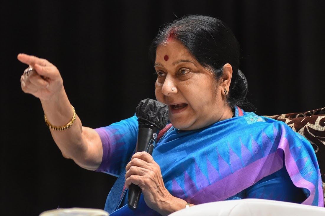 लोकसभेत कलम 370 रद्द करणारं विधेयक मंजूर झाल्यानंतर त्यांनी पंतप्रधान नरेंद्र मोदी यांचं अभिनंदन करणारं ट्विट केलं. मैं अपने जीवन में इस दिन को देखने की प्रतीक्षा कर रही थी हे त्यांचे अखेरचे शब्द होते. लोकसभेत कलम 370 रद्द करणारं विधेयक मंजूर झाल्यानंतर त्यांनी पंतप्रधान नरेंद्र मोदी यांचं अभिनंदन करणारं ट्विट केलं. मैं अपने जीवन में इस दिन को देखने की प्रतीक्षा कर रही थी हे त्यांचे अखेरचे शब्द होते.