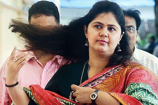 'या' कारणांमुळे अस्वस्थ आहेत पंकजा मुंडे