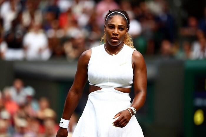 सेरेना जाहिरातीतून 177 कोटी कमवते. तर भारताची स्टार बॅडमिंटनपटू सिंधू जाहिरातींमधून 35.4 कोटी कमवते. 