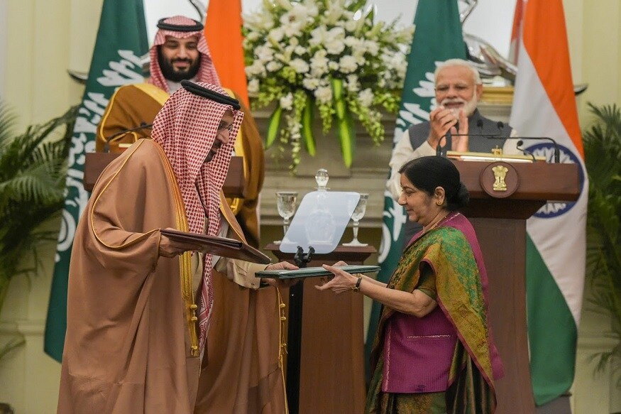 परराष्ट्र मंत्री असताना त्यांनी 90 हजार लोकांची मदत केली आहे. ट्वीटरद्वारे त्यांनी प्रत्येकाला मदत करण्याचा प्रयत्न केला आहे. परराष्ट्र मंत्री असताना त्यांनी 90 हजार लोकांची मदत केली आहे. ट्वीटरद्वारे त्यांनी प्रत्येकाला मदत करण्याचा प्रयत्न केला आहे.