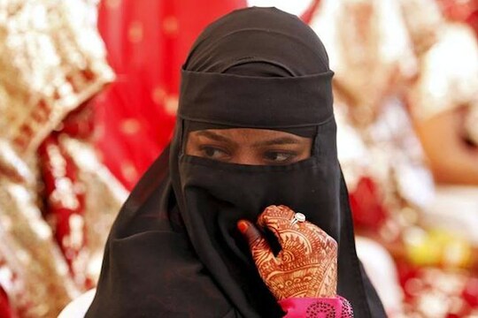 त्रास सहन न झाल्याने पत्नीने केली तक्रार, पतीने गुजरातीत लिहून दिला तिहेरी तलाक