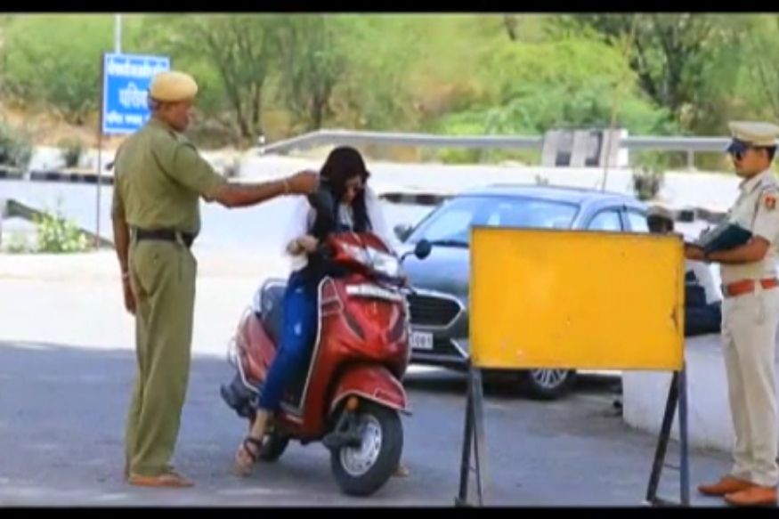 खास गोष्ट म्हणजे आधी हा व्हिडिओ पोलीस कर्मचार्यांमध्ये चर्चेचा विषय होता. पण जेव्हा 20 ऑगस्ट रोजी आयजी कायदा व सुव्यवस्थेने आदेश जारी केला तेव्हा हा सगळ्यांसाठी चर्चेचा विषय ठरला. खास गोष्ट म्हणजे आधी हा व्हिडिओ पोलीस कर्मचार्यांमध्ये चर्चेचा विषय होता. पण जेव्हा 20 ऑगस्ट रोजी आयजी कायदा व सुव्यवस्थेने आदेश जारी केला तेव्हा हा सगळ्यांसाठी चर्चेचा विषय ठरला.