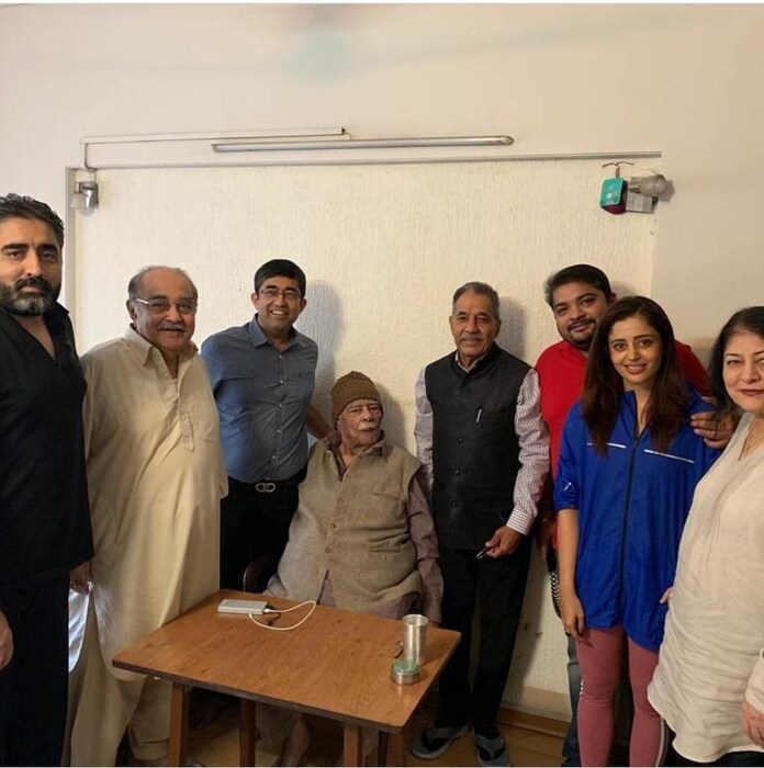 नेहानं मराठी मालिकांमधून अभिनय क्षेत्रात पाऊल टाकलं होतं. त्यानंतर हिंदी मालिका 'मे आय कम इन मॅडम' या मालिकेतून ती घराघरात पोहोचली. याशिवाय तिनं नटसम्राट सारख्या यशस्वी मराठी सिनेमांमध्येही काम केलं आहे. 