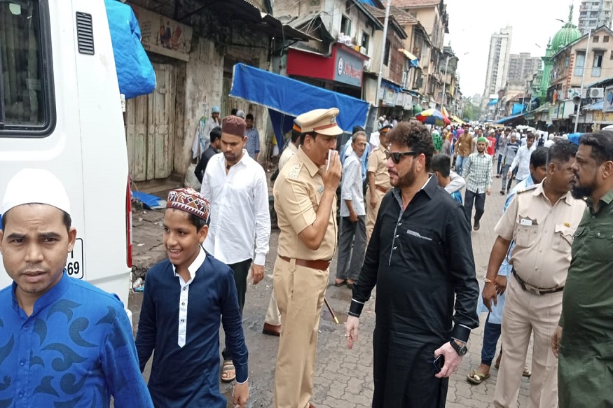 काश्मीरींसाठी विशेष प्रार्थना; MIM चे आमदार वारीस पठाण पोलिसांच्या ताब्यात