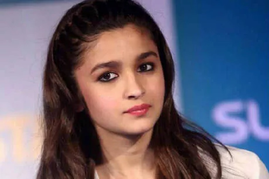 'हा तर रणबीरच्या संगतीचा परिणाम' बॉडीगार्डशी उद्धट वागल्यानं आलिया झाली ट्रोल