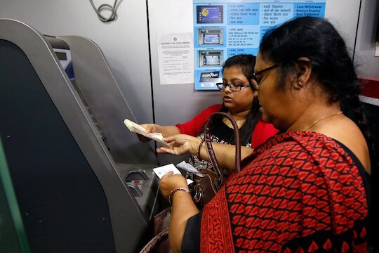 SBI ATM मधून पैसे काढण्याचे नियम बदलणार, ATM PIN सोबत हा नंबरही गरजेचा