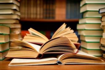 नवीन कोर्स शिका- मॅसिव ऑनलाइन ओपन कोर्स (MOOCs) ही संकल्पना सध्या लोकप्रिय होत आहे. अशा पद्धतीचा कोणता कोर्स करा. ऑनलाइन तुम्ही अनेक गोष्टी मोफत शिकू शकता. पण कोर्ससाठी पैसे भरल्यास अभ्यासही गांभीर्याने केला जातो. नवीन कोर्स शिका- मॅसिव ऑनलाइन ओपन कोर्स (MOOCs) ही संकल्पना सध्या लोकप्रिय होत आहे. अशा पद्धतीचा कोणता कोर्स करा. ऑनलाइन तुम्ही अनेक गोष्टी मोफत शिकू शकता. पण कोर्ससाठी पैसे भरल्यास अभ्यासही गांभीर्याने केला जातो.