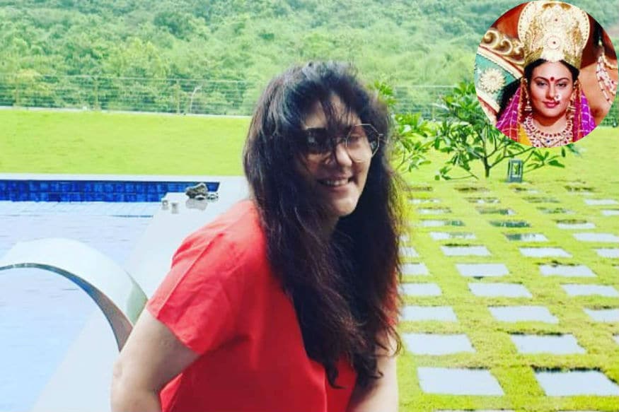 दीपिका सध्या तिच्या कुटुंबीयांसोबत बीझी आहे. तिनं शेवटचं मनोज जोशी यांचं मराठी नाटक नटसम्राटमध्ये काम केलं होतं. त्यानंतर मात्र ती या क्षेत्रापासून दूर गेली. दीपिका सध्या तिच्या कुटुंबीयांसोबत बीझी आहे. तिनं शेवटचं मनोज जोशी यांचं मराठी नाटक नटसम्राटमध्ये काम केलं होतं. त्यानंतर मात्र ती या क्षेत्रापासून दूर गेली.