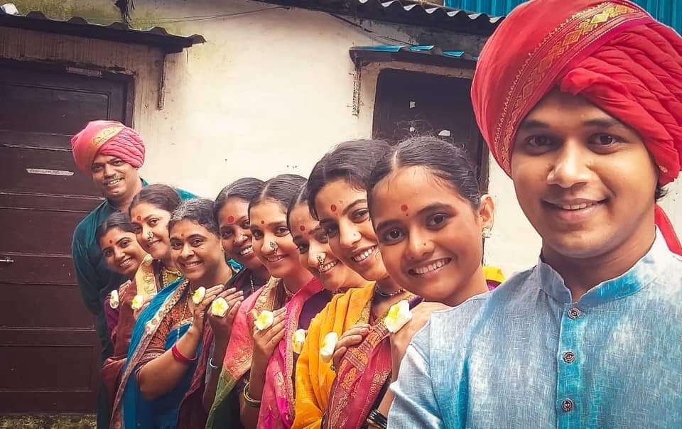बाबासाहेबांच्या विवाहाप्रसंगी तुफान पाऊस असल्याचा संदर्भ काही पुस्तकांमध्ये आहे. योगायोग असा की शूटिंगच्या वेळीही जोरदार पाऊस होता. पण शूटिंग व्यवस्थित झालं. बाबासाहेबांच्या विवाहाप्रसंगी तुफान पाऊस असल्याचा संदर्भ काही पुस्तकांमध्ये आहे. योगायोग असा की शूटिंगच्या वेळीही जोरदार पाऊस होता. पण शूटिंग व्यवस्थित झालं.