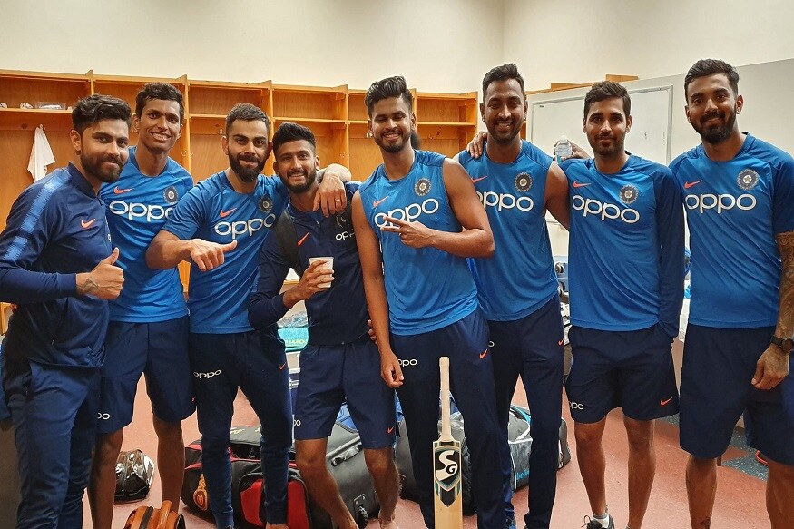 वर्ल्ड कपनंतर भारतीय संघ विंडीज दौऱ्यावर आहे. यात अनेक नव्या चेहऱ्यांना संधी देण्यात आली आहे. सध्याच्या संघातील काही खेळाडू आगामी वर्ल्ड कपपूर्वी निवृत्त होतील. वर्ल्ड कपनंतर भारतीय संघ विंडीज दौऱ्यावर आहे. यात अनेक नव्या चेहऱ्यांना संधी देण्यात आली आहे. सध्याच्या संघातील काही खेळाडू आगामी वर्ल्ड कपपूर्वी निवृत्त होतील.