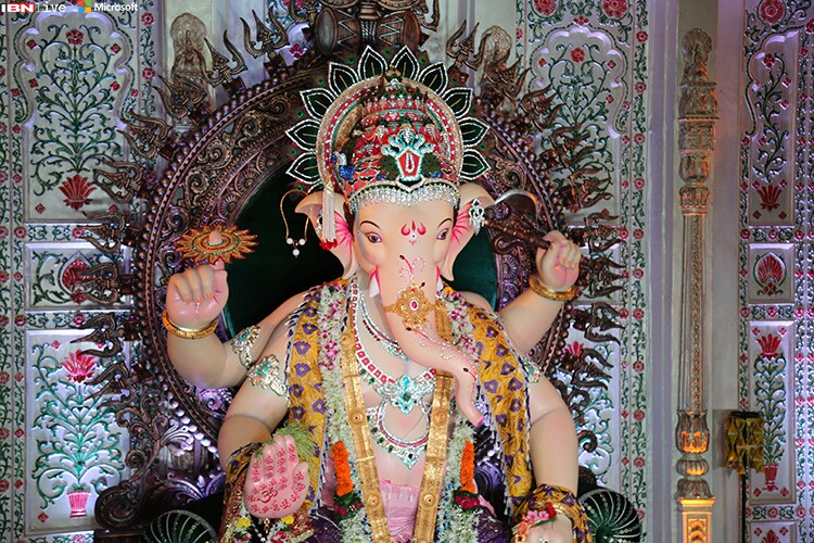 संतती प्राप्तीची इच्छा असणाऱ्यांनी त्यांच्या घरी बाल गणेशाचा फोटो ठेवावा आणि नियमितपणे त्याची पूजा करावी. यामुळे संतती प्राप्तीत येणाऱ्या अडचणी दूर होतील. संतती प्राप्तीची इच्छा असणाऱ्यांनी त्यांच्या घरी बाल गणेशाचा फोटो ठेवावा आणि नियमितपणे त्याची पूजा करावी. यामुळे संतती प्राप्तीत येणाऱ्या अडचणी दूर होतील.