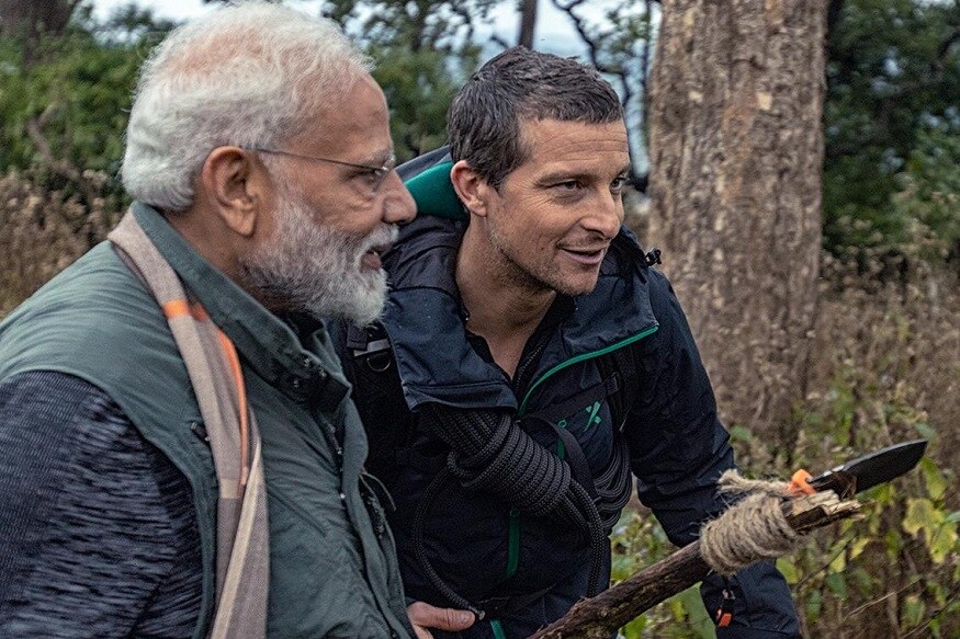 बियर ग्रिल्ससोबतचा हा शो म्हणजे गेल्या 18 वर्षातील पहिली सुट्टी असल्याचंही मोदी म्हणाले. तसेच पंतप्रधान होण्याचं पहिल्यांदा मनात कधी आलं असं विचारलं असता मोदी म्हणाले की, 13 वर्षे एका राज्याचा मुख्यमंत्री होतो. त्यानंतर देशातील लोकांनीच पंतप्रधान केलं. बियर ग्रिल्ससोबतचा हा शो म्हणजे गेल्या 18 वर्षातील पहिली सुट्टी असल्याचंही मोदी म्हणाले. तसेच पंतप्रधान होण्याचं पहिल्यांदा मनात कधी आलं असं विचारलं असता मोदी म्हणाले की, 13 वर्षे एका राज्याचा मुख्यमंत्री होतो. त्यानंतर देशातील लोकांनीच पंतप्रधान केलं.