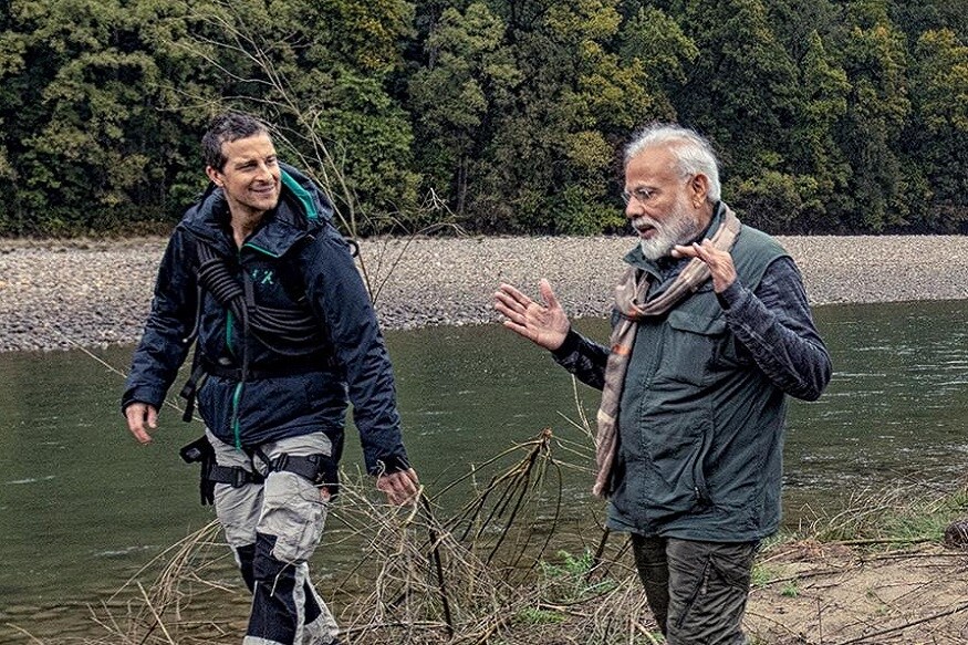 पंतप्रधान मोदींनी निसर्गाबद्दल जागरूक राहिलं पाहिजे असं सांगितलं. ते म्हणाले की, लहान असताना जेव्हापण पाऊस पडायचा तेव्हा वडील 25-30 पोस्टकार्ड आणायचे आणि नातेवाईकांना पावसाबद्दल कळवायचे. आम्हाला हा विनाकारण खर्च वाटायचा पण आता कळतंय की जेव्हा ते पाऊस आल्याचं सांगायचे तेव्हा नातेवाईकांना बरं वाटायचं. पंतप्रधान मोदींनी निसर्गाबद्दल जागरूक राहिलं पाहिजे असं सांगितलं. ते म्हणाले की, लहान असताना जेव्हापण पाऊस पडायचा तेव्हा वडील 25-30 पोस्टकार्ड आणायचे आणि नातेवाईकांना पावसाबद्दल कळवायचे. आम्हाला हा विनाकारण खर्च वाटायचा पण आता कळतंय की जेव्हा ते पाऊस आल्याचं सांगायचे तेव्हा नातेवाईकांना बरं वाटायचं.
