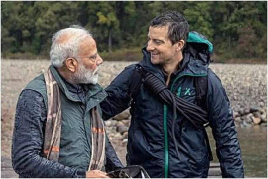 निसर्गावर प्रेम करण्याचं बाळकडू घरीच मिळालं असं पंतप्रधान मोदी म्हणाले. त्यांनी आजीची एक आठवण सांगितली. मोदी म्हणाले की, माझ्या काकांनी लाकडाचा व्यवसाय करण्याचं ठरवलं हे आजीला समजलं तेव्हा ती नाराज झाली. नाराजीचं कारण विचारल्यावर आजी म्हणाली की उपाशी मरू पण लाकूड विकायचं काम नाही करणार, लाकडातही जीवन आहे. त्या झाडाला कापून घर चालवणं योग्य नाही. निसर्गावर प्रेम करण्याचं बाळकडू घरीच मिळालं असं पंतप्रधान मोदी म्हणाले. त्यांनी आजीची एक आठवण सांगितली. मोदी म्हणाले की, माझ्या काकांनी लाकडाचा व्यवसाय करण्याचं ठरवलं हे आजीला समजलं तेव्हा ती नाराज झाली. नाराजीचं कारण विचारल्यावर आजी म्हणाली की उपाशी मरू पण लाकूड विकायचं काम नाही करणार, लाकडातही जीवन आहे. त्या झाडाला कापून घर चालवणं योग्य नाही.