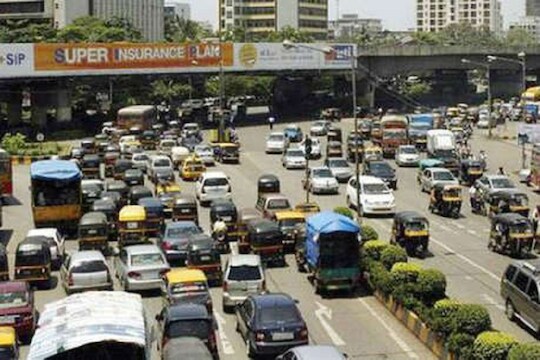 Maharashtra Budget : पुणेकरांच्या ट्राफिकची चिंता मिटणार, अर्थसंकल्पात सरकारने घेतला मोठा निर्णय