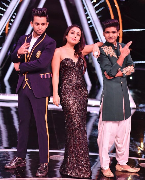 रिलेशनशिपच्या चर्चांवर नेहा कक्कडने कोणतीही प्रतिक्रिया दिलेली नसली तरी सोशल मीडियावर तिचे आणि विभोरचे अनेक फोटो सतत व्हायरल होत असतात. स्वतः विभोर इन्स्टाग्रामवर तिच्यासोबतचे अनेक फोटो शेअर करत असतो.