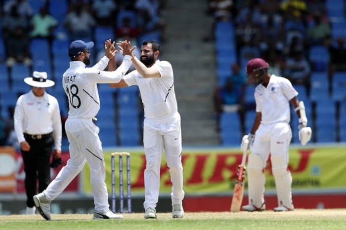 भारताकडून ईशांत शर्माने सर्वाधिक 5 विकेट घेतल्या तर मोहम्मद शमी, बुमराह आणि जडेजा यांनी प्रत्येकी एक गडी बाद केला. सध्या जेसन होल्डर 10 धावांवर खेळत होता. तर मिगुएल कमिन्स त्याच्यासोबत मैदानात होता.