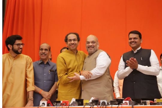 अमितभाई आणि मुख्यमंत्र्यांची बोलून जागावाटपाचा फॉर्म्युला ठरवणार - उद्धव ठाकरे