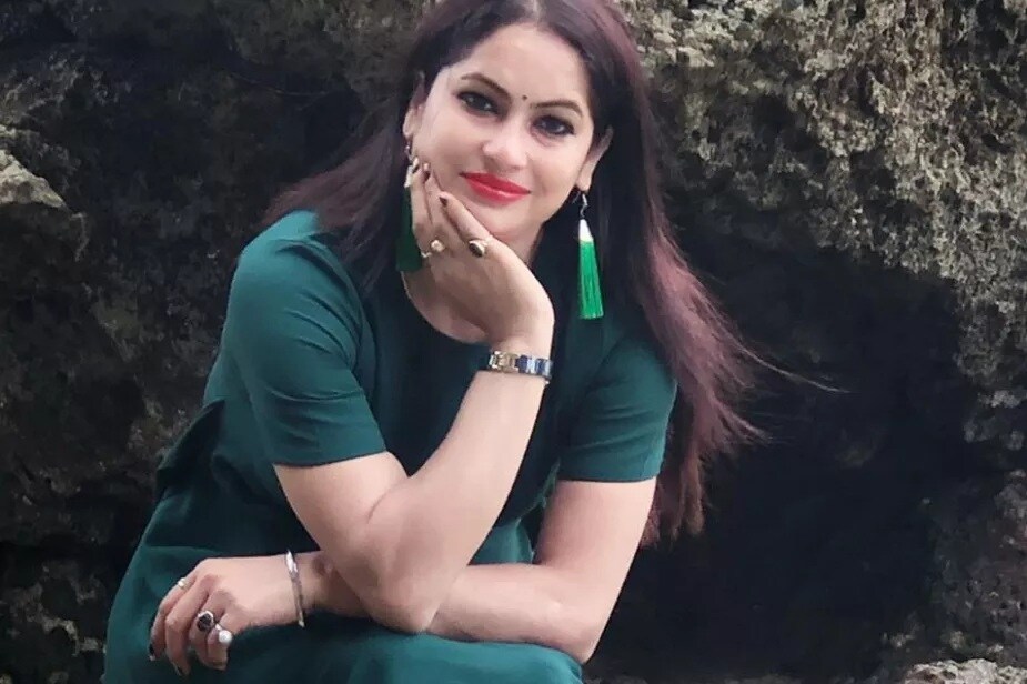 पतीच्या मृत्यूनंतर मुलाच्या जबाबदारीमुळे त्यांनी चित्रपटाच्या ऑफर्स नाकारल्या, पण, बॉलिवूडमध्ये काम करण्याची संधी मिळाल्यास स्वीकारणार असल्याचं रिना सांगतात. पतीच्या मृत्यूनंतर मुलाच्या जबाबदारीमुळे त्यांनी चित्रपटाच्या ऑफर्स नाकारल्या, पण, बॉलिवूडमध्ये काम करण्याची संधी मिळाल्यास स्वीकारणार असल्याचं रिना सांगतात.