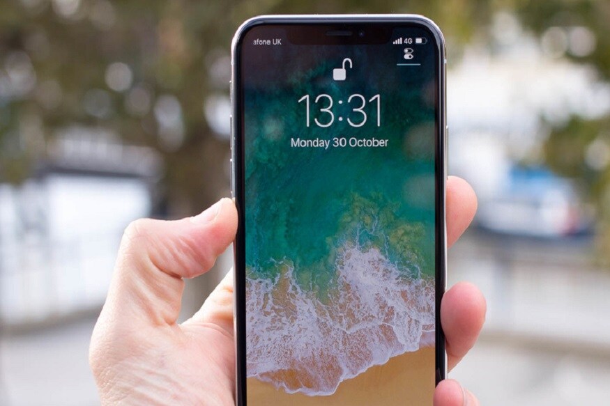 iPhone X 64GB आता 91,900 रुपयांत तर 256 जीबी क्षमतेचा iPhone X हा एक लाख 6 हजार रुपयांत उपलब्ध आहे. iPhone X 64GB आता 91,900 रुपयांत तर 256 जीबी क्षमतेचा iPhone X हा एक लाख 6 हजार रुपयांत उपलब्ध आहे.