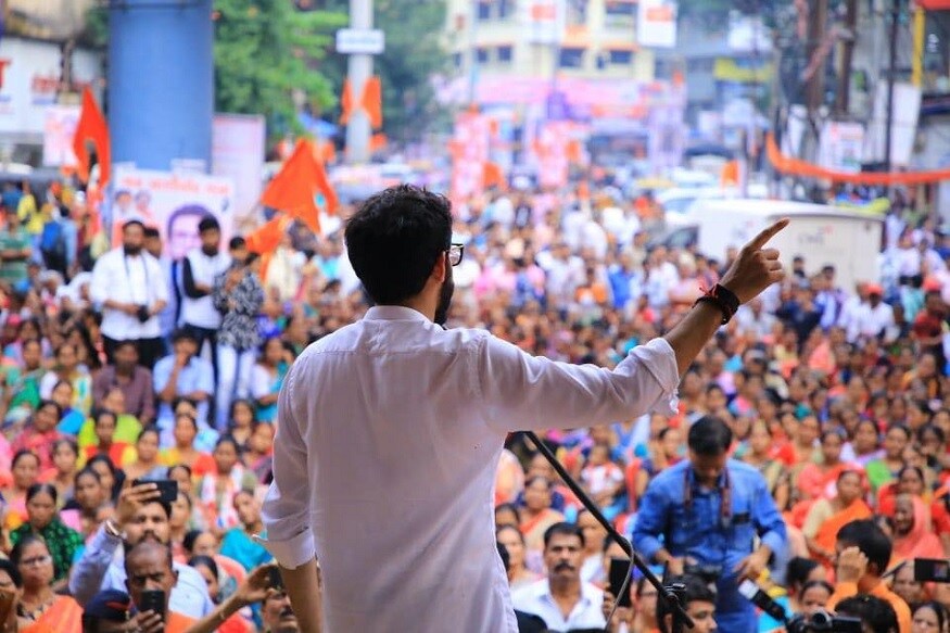 मुंबईत मॉल आणि रेस्टॉरन्ट रात्रभर चालवायला परवानगी द्यावी असं निवेदन आदित्य ठाकरे यांनीच केलं होतं. मुंबईत मॉल आणि रेस्टॉरन्ट रात्रभर चालवायला परवानगी द्यावी असं निवेदन आदित्य ठाकरे यांनीच केलं होतं.