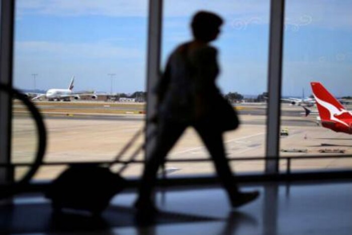 सतत कॉम्प्युटरकडे पाहून डोकं दुखू लागलंय. मला डोकंदुखी कमी करण्यासाठी किमान 10 कप चहा प्यावा लागेल.