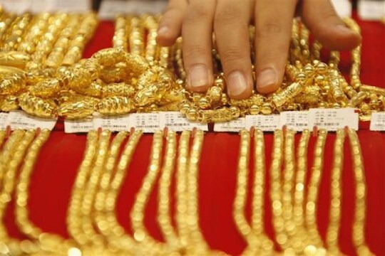 सोन्यात गुंतवणूक करून मिळवा मोठा फायदा, 1 रुपयातही 'असं' खरेदी करा Gold
