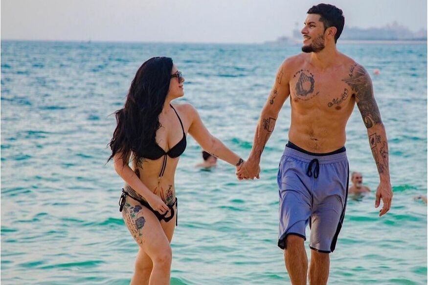 बॉयफ्रेंडसोबत BOLD अवतारात दिसली जॅकी श्रॉफची लेक, PHOTO VIRAL